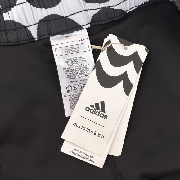 Adidas x Marimekko 2-in-1 Running Shorts - Picture 7 of 9